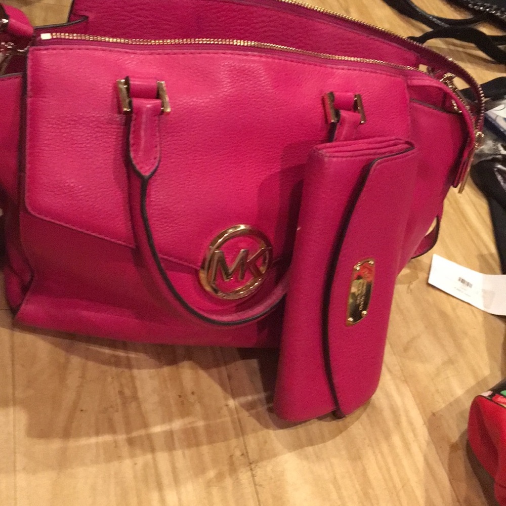 Michael Kors purse & matching wallet